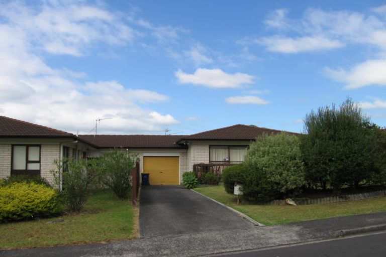 Photo of property in 2 Darlington Place, Glendene, Auckland, 0602