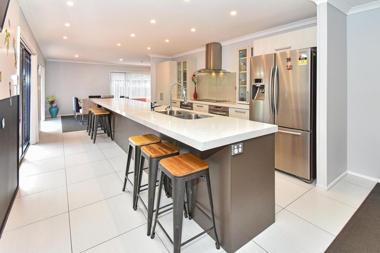 Photo of property in 56 Lothian Brae, Wattle Downs, Auckland, 2103