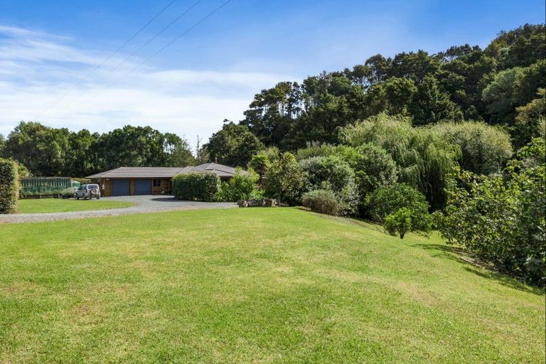 Photo of property in 303 Gibbons Road, Kaiwaka, 0573