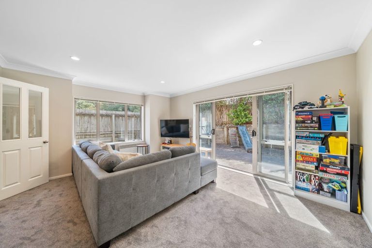 Photo of property in 92 Amesbury Drive, Churton Park, Wellington, 6037