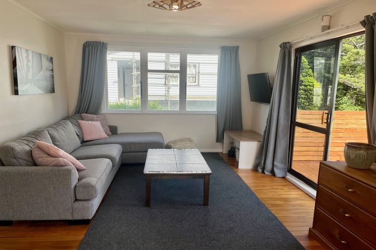 Photo of property in 15 Wiremu Place, Blagdon, New Plymouth, 4310