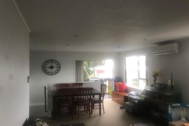 Photo of property in 98 Reynella Drive, Massey, Auckland, 0614