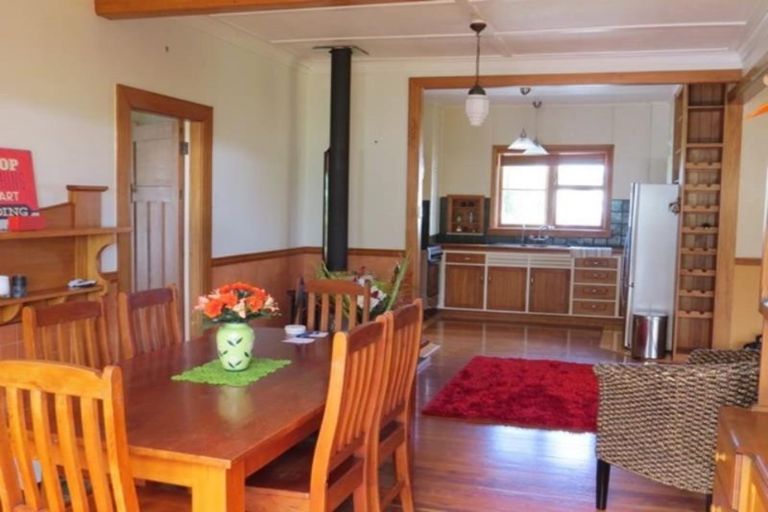 Photo of property in 15 Omata Road, Westown, New Plymouth, 4310