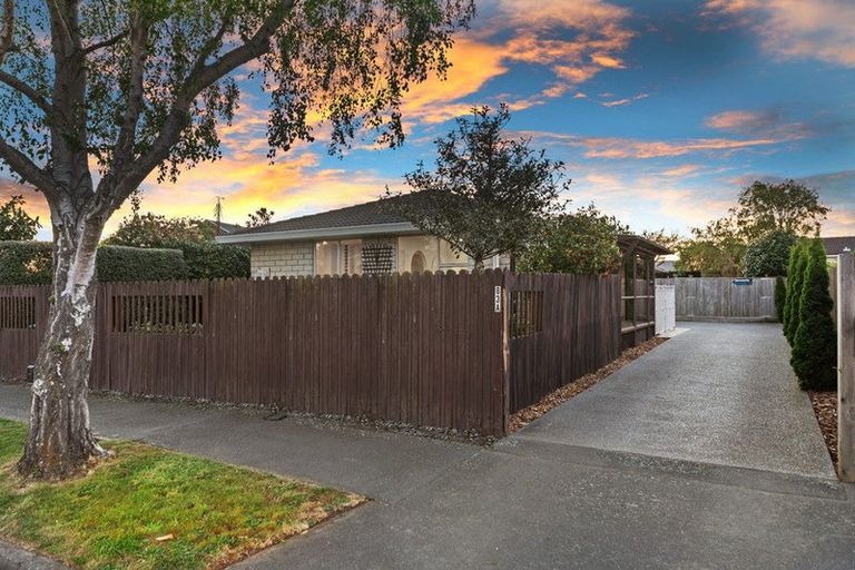 Photo of property in 83a Cottonwood Street, Parklands, Christchurch, 8083
