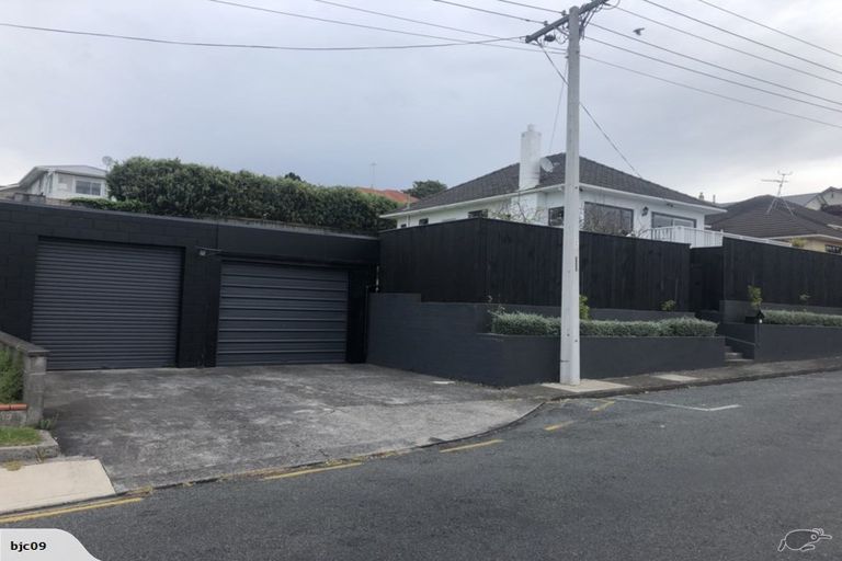 Photo of property in 9 Davies Lane, New Plymouth, 4310