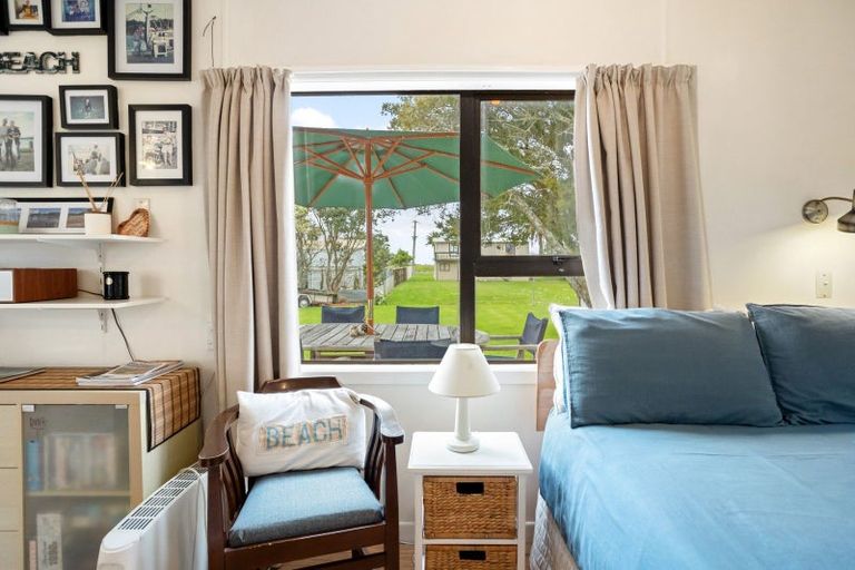 Photo of property in 215 Cook Drive, Whitianga, 3510