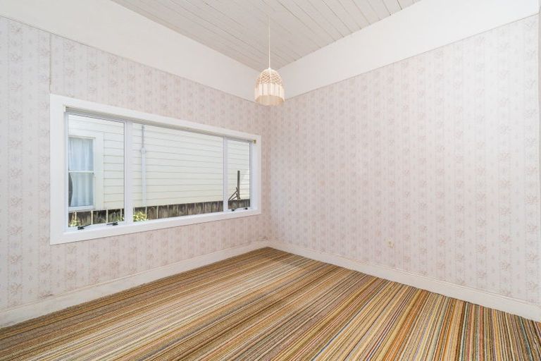 Photo of property in 94 Victoria Avenue, Palmerston North, 4410