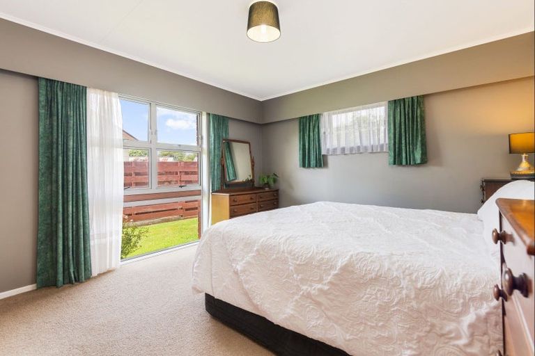 Photo of property in 120 Benmore Avenue, Cloverlea, Palmerston North, 4412