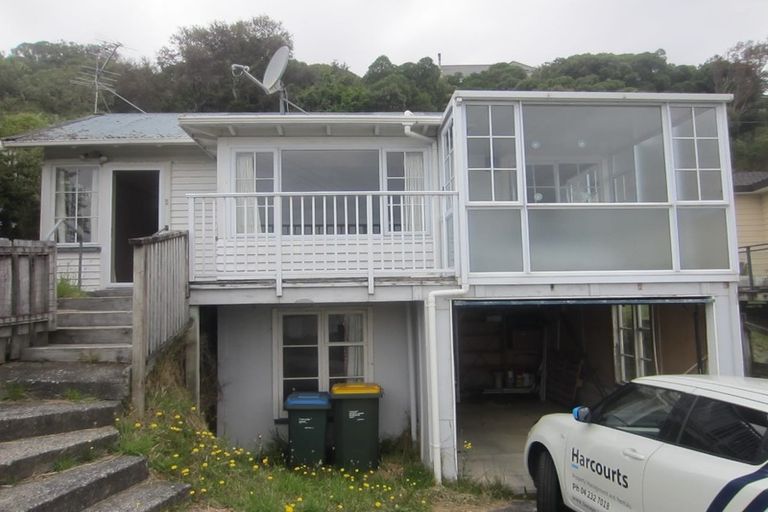Photo of property in 62 Paremata Crescent, Paremata, Porirua, 5024