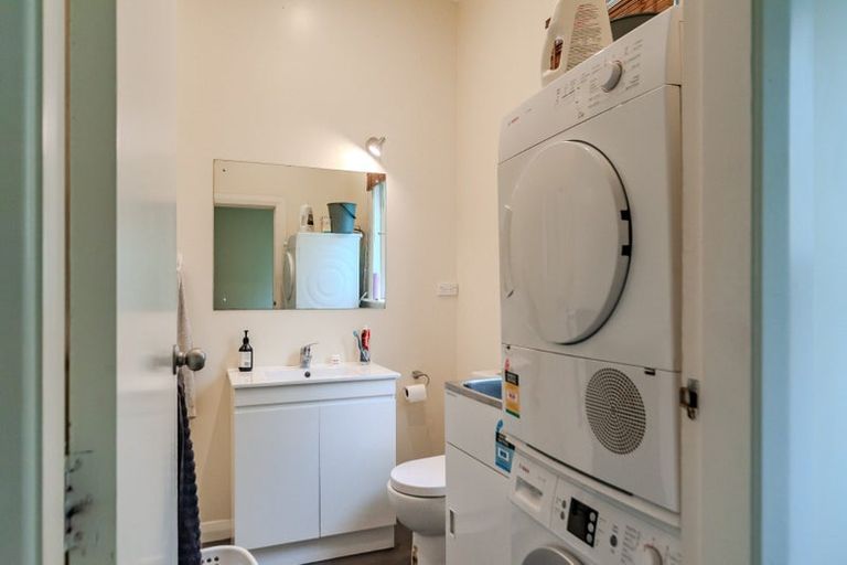 Photo of property in 1/126 The Parade, Island Bay, Wellington, 6023