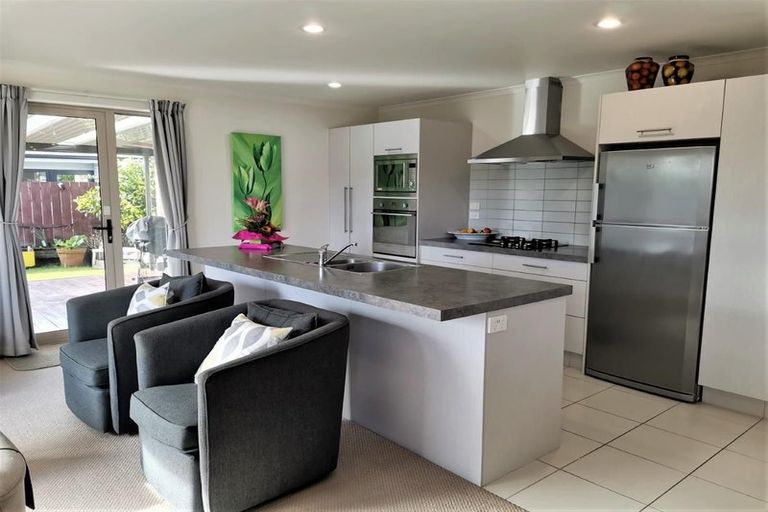 Photo of property in 5 Kowi Lakes Drive, One Tree Point, 0118