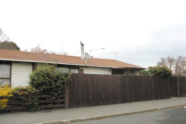 Photo of property in 2/4 Radnor Street, St Albans, Christchurch, 8014