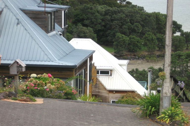 Photo of property in 12a Poaka Place, Beach Haven, Auckland, 0626