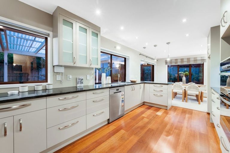 Photo of property in 19 Cornelian Crescent, Half Moon Bay, Auckland, 2012
