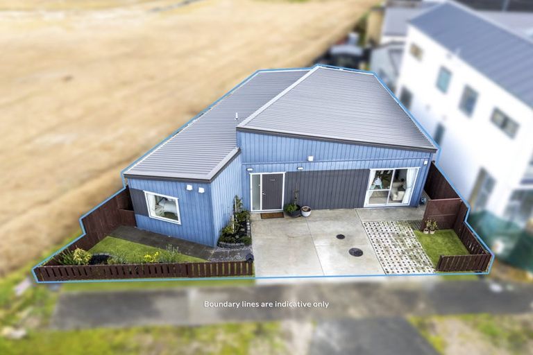 Photo of property in 103 Waekahu Road, Westgate, Auckland, 0814