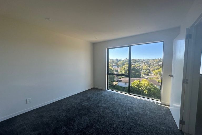 Photo of property in 8/28 Ludlow Terrace, Totara Vale, Auckland, 0627