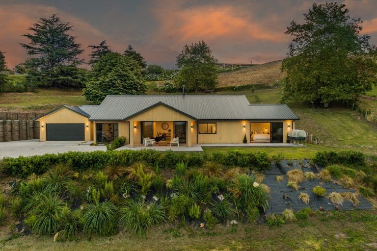 Photo of property in 3 Te Roera Drive, Taradale, Napier, 4112