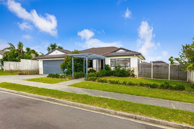 Photo of property in 8 Bonny Crescent, Massey, Auckland, 0614