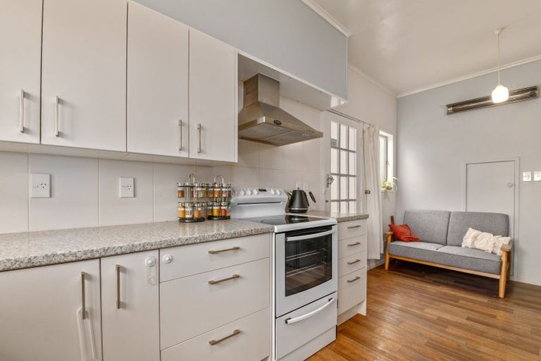 Photo of property in 40 Takinga Street, Mourea, Rotorua, 3074