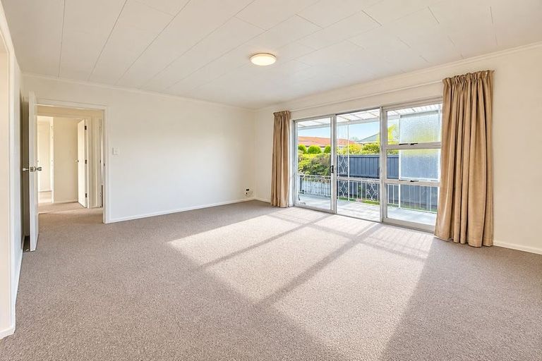 Photo of property in 1/72 Veitches Road, Casebrook, Christchurch, 8051
