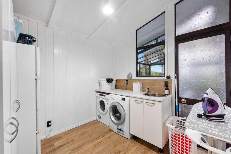 Photo of property in 32 Churchill Road, Cockle Bay, Auckland, 2014