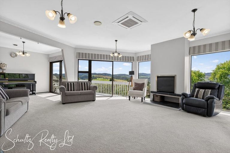 Photo of property in 71 Gorge Road, Maungaturoto, 0520
