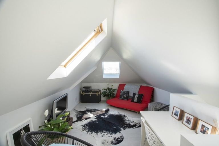 Photo of property in 25 Burnell Avenue, Thorndon, Wellington, 6011