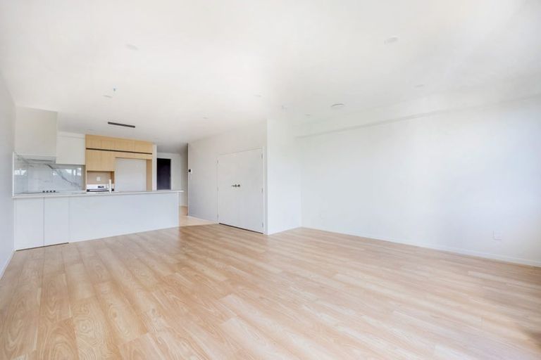 Photo of property in 4/32b Westgate Drive, Massey, Auckland, 0614