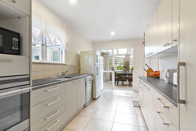 Photo of property in 60 Glendene Avenue, Glendene, Auckland, 0602