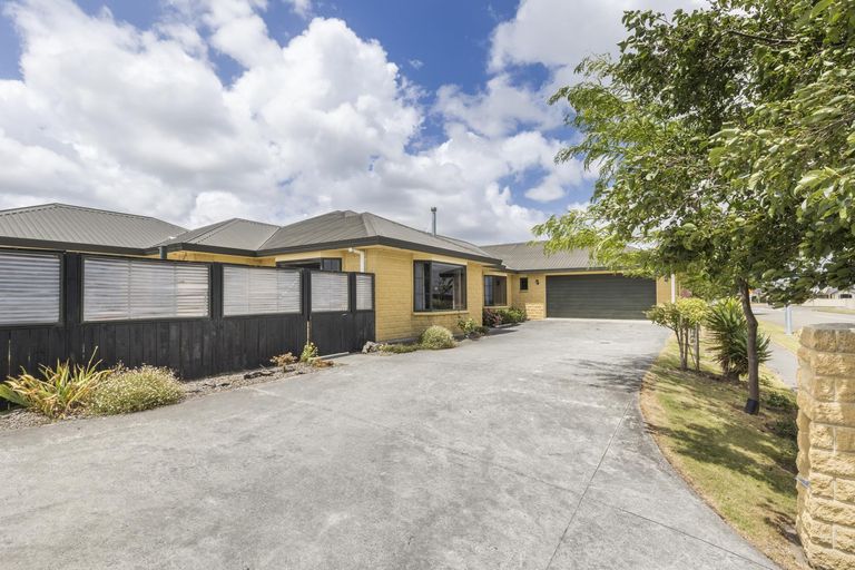 Photo of property in 145 Schnell Drive, Kelvin Grove, Palmerston North, 4414