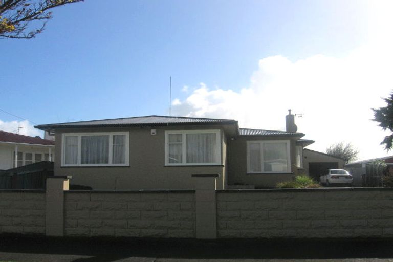 Photo of property in 51 Sutherland Crescent, Westbrook, Palmerston North, 4412
