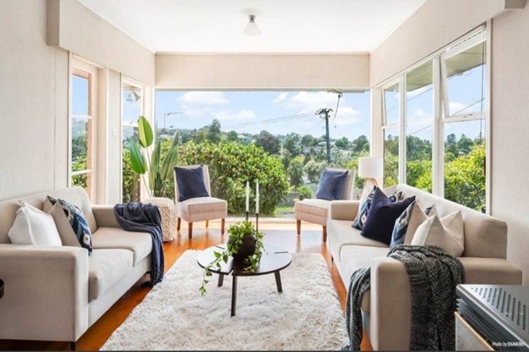 Photo of property in 15 Sealy Road, Torbay, Auckland, 0630