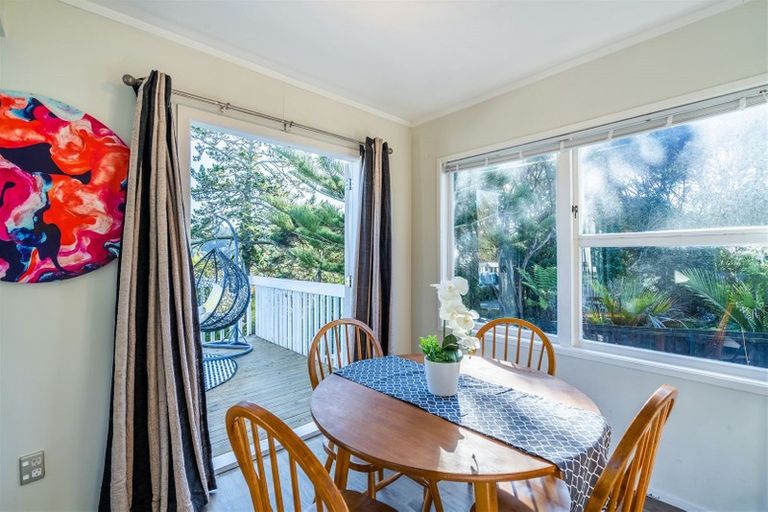 Photo of property in 17 Houston Place, Bayview, Auckland, 0629