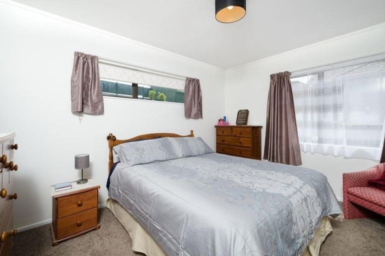 Photo of property in 9 Jacinta Grove, Swanson, Auckland, 0612