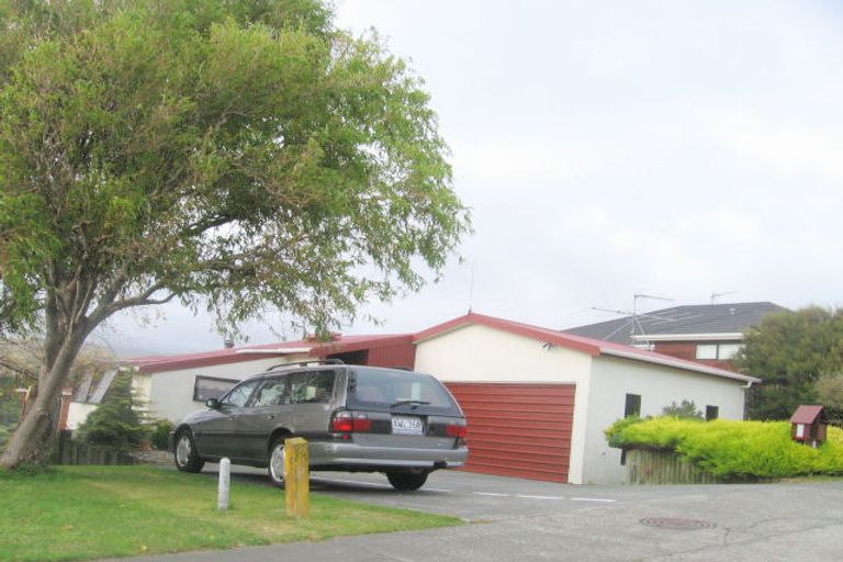 Photo of property in 25 Exploration Way, Whitby, Porirua, 5024
