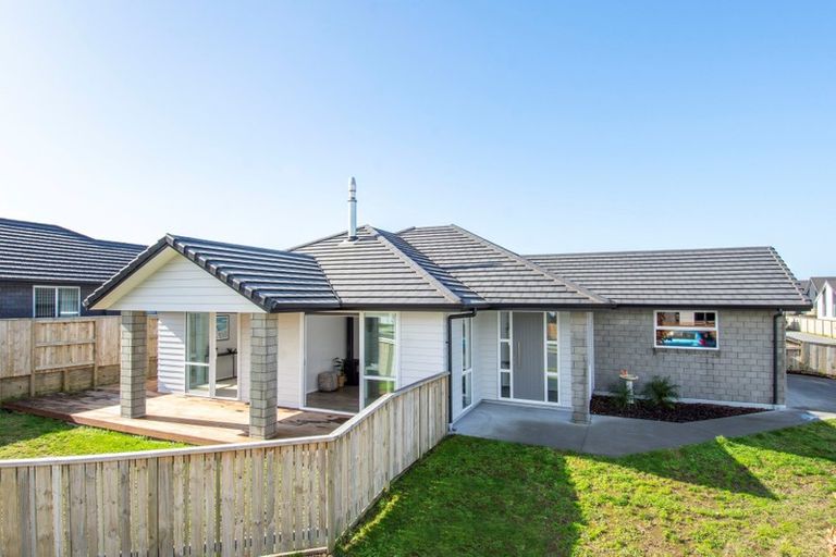Photo of property in 1 Saddlers Way, Papamoa, 3118