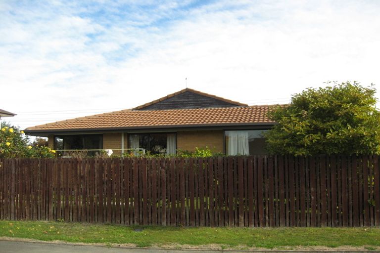 Photo of property in 29 Takaro Avenue, Sockburn, Christchurch, 8042