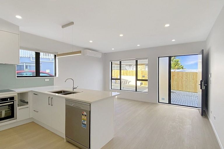 Photo of property in 10 Carole Crescent, Pakuranga, Auckland, 2010