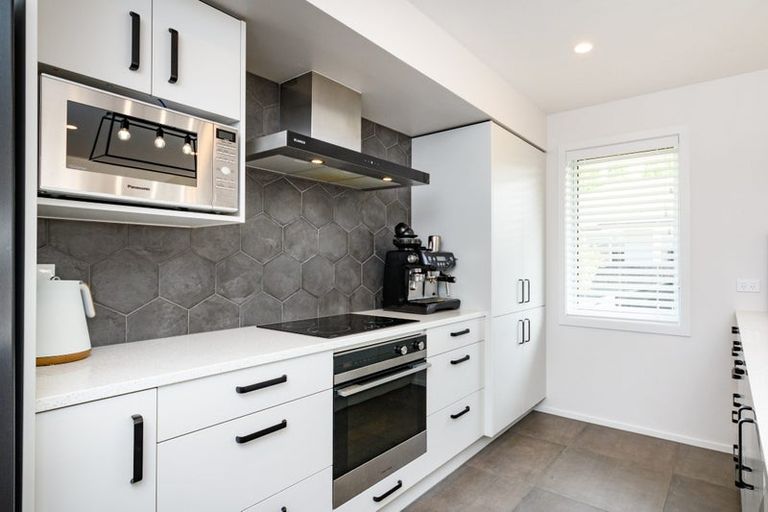 Photo of property in 1 Ivy Lane, Kelvin Grove, Palmerston North, 4414