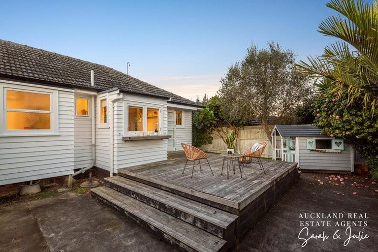 Photo of property in 422a Old Te Atatu Road, Te Atatu Peninsula, Auckland, 0610