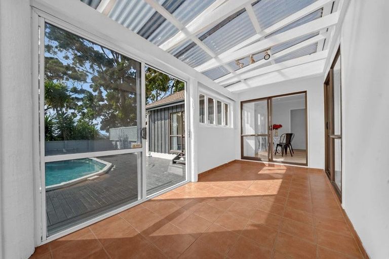 Photo of property in 59 West Harbour Drive, West Harbour, Auckland, 0618
