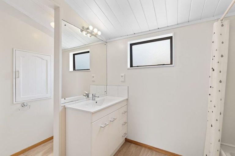 Photo of property in 5 Weiti Road, Orewa, 0931