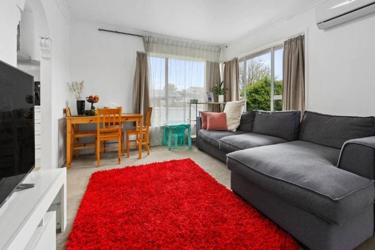 Photo of property in 1/10 Ballater Place, Highland Park, Auckland, 2010