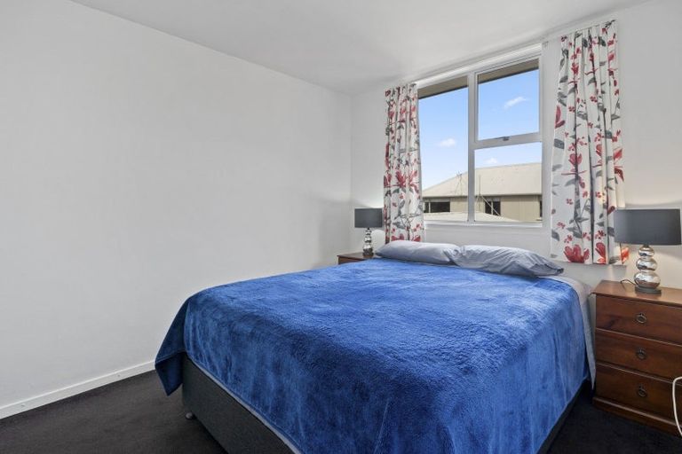 Photo of property in 6/127 Queens Drive, Lyall Bay, Wellington, 6022