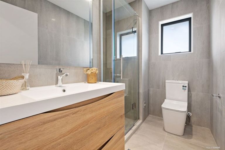 Photo of property in 5 Peony Mews, Oteha, Auckland, 0632