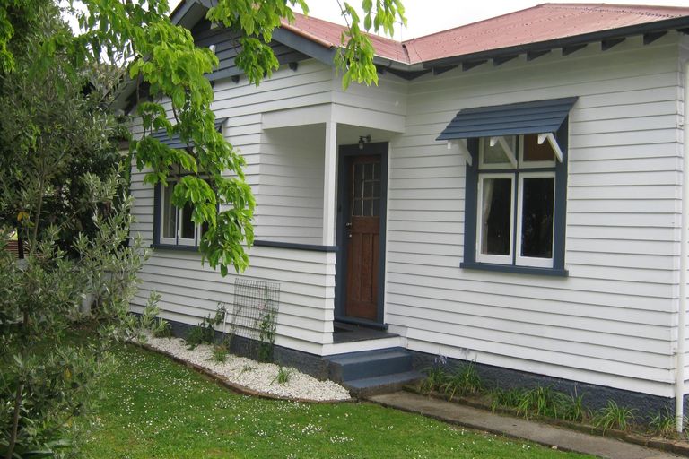 Photo of property in 25 Kingswood Street, Takaro, Palmerston North, 4412