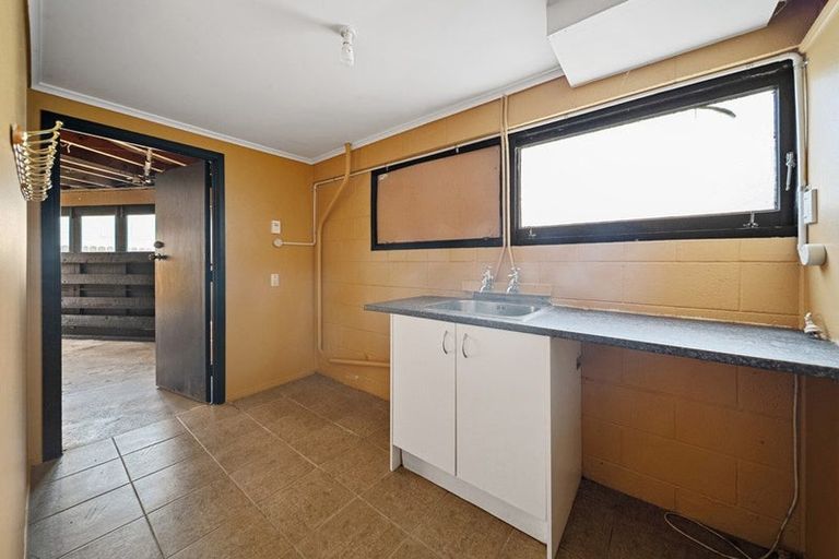 Photo of property in 3 Halberg Street, Papakura, 2110