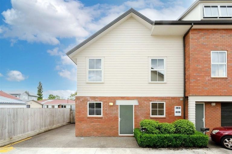 Photo of property in 14 Myrtle Street, Hamilton East, Hamilton, 3216