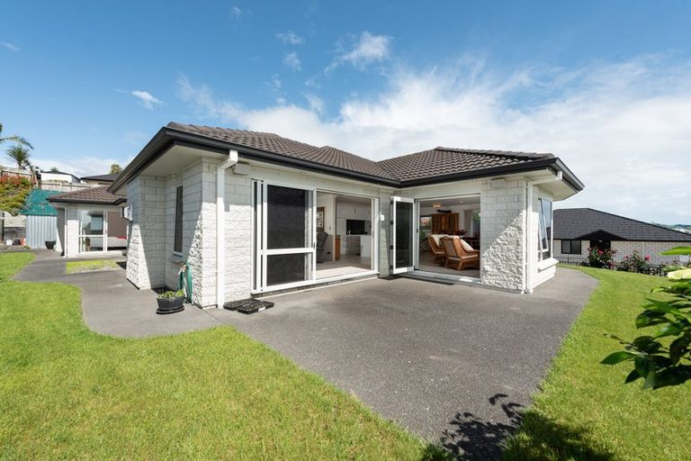 Photo of property in 15 Allanah Place, Te Puke, 3119