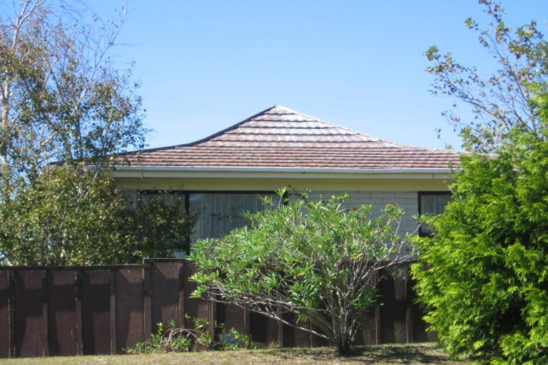 Photo of property in 2/108 Arran Road, Browns Bay, Auckland, 0630